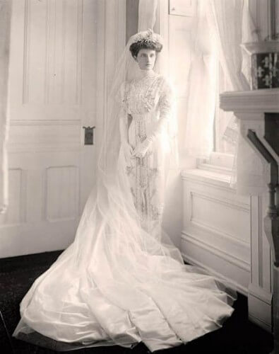 1900s wedding dress